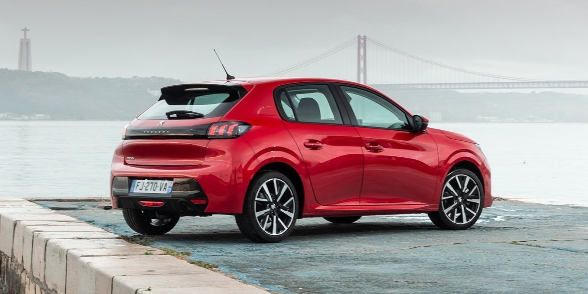 Peugeot-208-2022-2